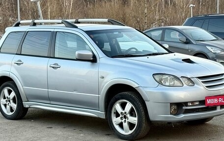 Mitsubishi Outlander III рестайлинг 3, 2004 год, 800 000 рублей, 17 фотография