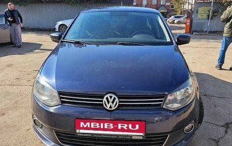Volkswagen Polo VI (EU Market), 2013 год, 720 000 рублей, 2 фотография