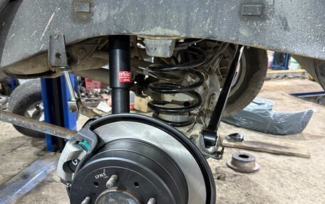 Toyota Land Cruiser 100 рестайлинг 2, 2004 год, 1 900 000 рублей, 10 фотография