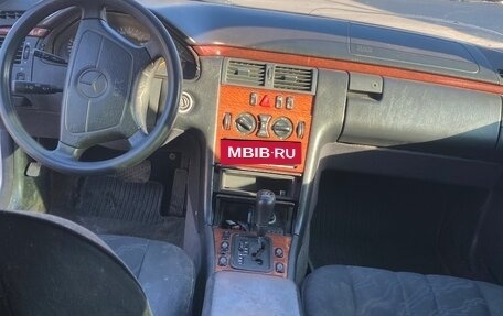 Mercedes-Benz E-Класс, 1998 год, 349 000 рублей, 6 фотография