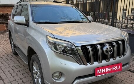 Toyota Land Cruiser Prado 150 рестайлинг 2, 2016 год, 3 980 000 рублей, 3 фотография