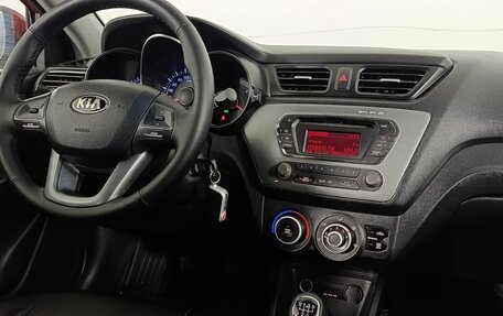 KIA Rio III рестайлинг, 2013 год, 775 000 рублей, 10 фотография