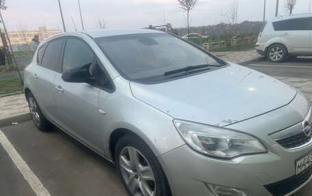 Opel Astra J, 2010 год, 600 000 рублей, 4 фотография