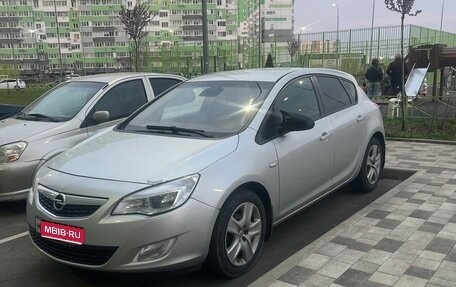 Opel Astra J, 2010 год, 600 000 рублей, 1 фотография