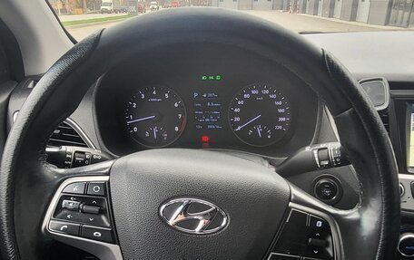 Hyundai Solaris II рестайлинг, 2018 год, 915 000 рублей, 9 фотография