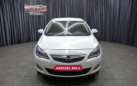 Opel Astra J, 2011 год, 649 000 рублей, 2 фотография