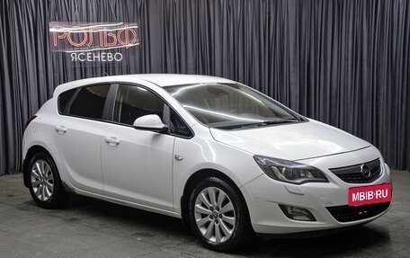 Opel Astra J, 2011 год, 649 000 рублей, 3 фотография
