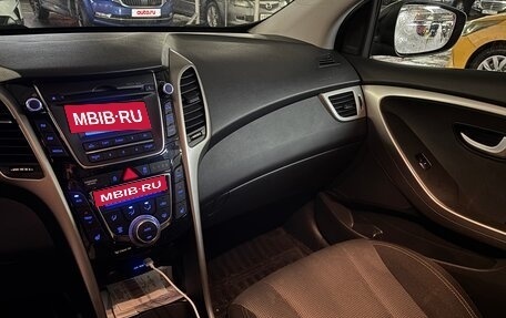 Hyundai i30 II рестайлинг, 2015 год, 800 000 рублей, 8 фотография