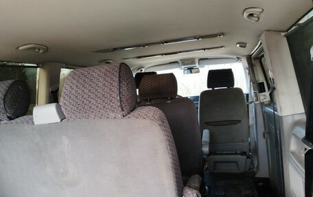 Volkswagen Caravelle T5, 2006 год, 730 000 рублей, 8 фотография