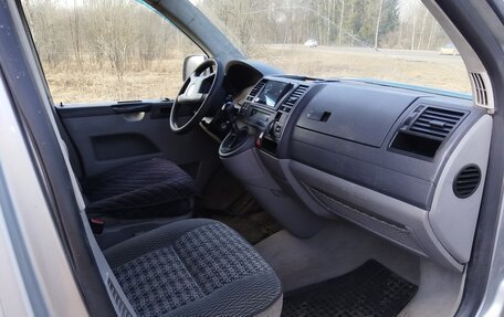 Volkswagen Caravelle T5, 2006 год, 730 000 рублей, 12 фотография