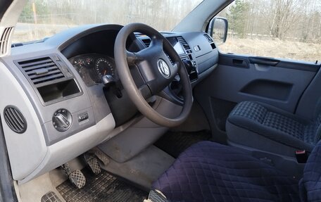 Volkswagen Caravelle T5, 2006 год, 730 000 рублей, 14 фотография