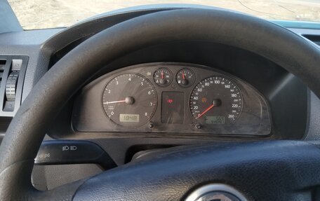 Volkswagen Caravelle T5, 2006 год, 730 000 рублей, 15 фотография