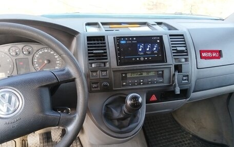 Volkswagen Caravelle T5, 2006 год, 730 000 рублей, 16 фотография