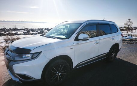 Mitsubishi Outlander III рестайлинг 3, 2015 год, 1 300 000 рублей, 3 фотография