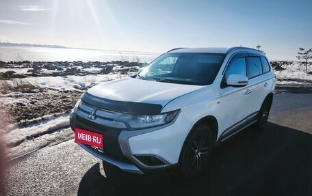 Mitsubishi Outlander III рестайлинг 3, 2015 год, 1 300 000 рублей, 2 фотография