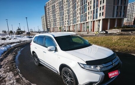 Mitsubishi Outlander III рестайлинг 3, 2015 год, 1 300 000 рублей, 4 фотография