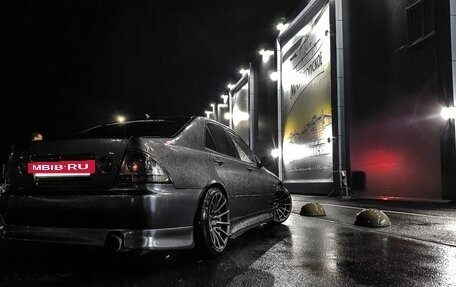 Toyota Altezza, 1999 год, 1 800 000 рублей, 4 фотография