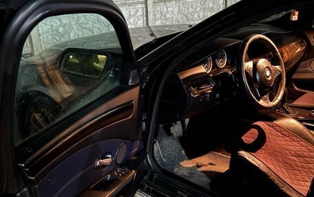 BMW 5 серия, 2004 год, 725 000 рублей, 13 фотография