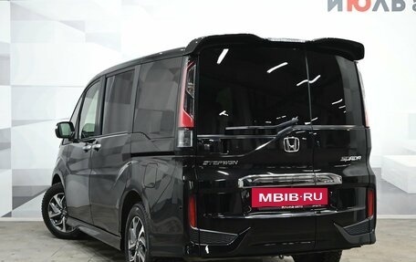 Honda Stepwgn IV, 2016 год, 1 850 000 рублей, 4 фотография