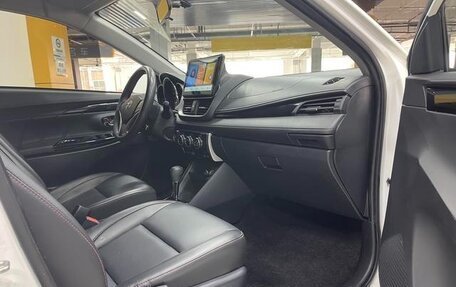 Toyota Yaris XP150 рестайлинг, 2022 год, 1 140 005 рублей, 6 фотография