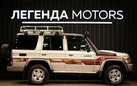 Toyota Land Cruiser 70, 2015 год, 9 450 000 рублей, 3 фотография