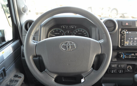 Toyota Land Cruiser 70, 2015 год, 9 450 000 рублей, 15 фотография