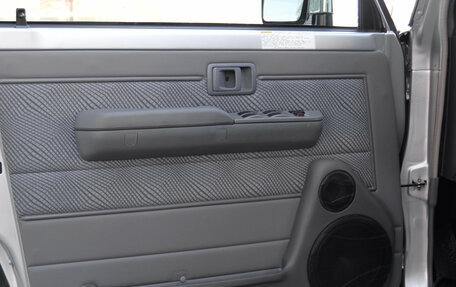 Toyota Land Cruiser 70, 2015 год, 9 450 000 рублей, 22 фотография