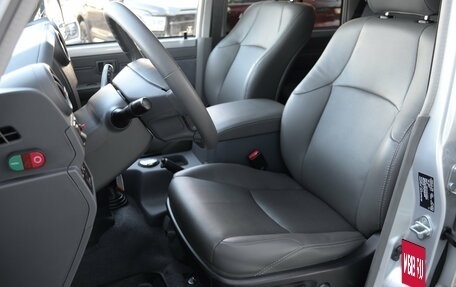 Toyota Land Cruiser 70, 2015 год, 9 450 000 рублей, 27 фотография