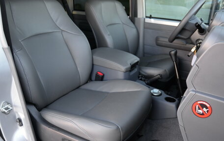 Toyota Land Cruiser 70, 2015 год, 9 450 000 рублей, 35 фотография