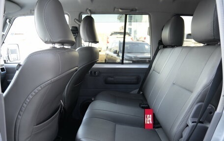 Toyota Land Cruiser 70, 2015 год, 9 450 000 рублей, 29 фотография