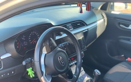 KIA Rio IV, 2019 год, 1 555 000 рублей, 2 фотография