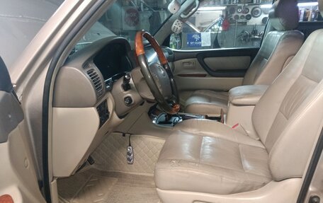 Toyota Land Cruiser 100 рестайлинг 2, 2006 год, 2 700 000 рублей, 7 фотография