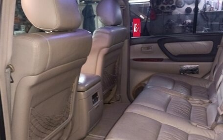 Toyota Land Cruiser 100 рестайлинг 2, 2006 год, 2 700 000 рублей, 10 фотография