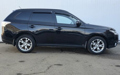 Mitsubishi Outlander III рестайлинг 3, 2013 год, 1 220 000 рублей, 4 фотография