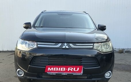 Mitsubishi Outlander III рестайлинг 3, 2013 год, 1 220 000 рублей, 2 фотография