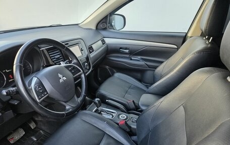 Mitsubishi Outlander III рестайлинг 3, 2013 год, 1 220 000 рублей, 9 фотография