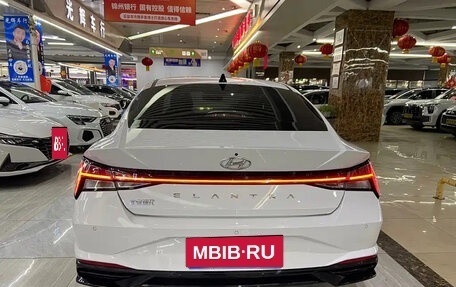 Hyundai Elantra, 2022 год, 1 320 000 рублей, 4 фотография