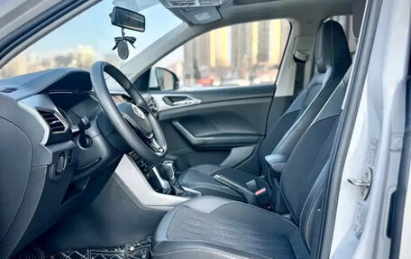 Volkswagen T-Cross I, 2021 год, 1 550 010 рублей, 10 фотография