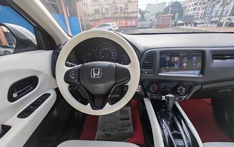 Honda Vezel, 2022 год, 1 360 000 рублей, 7 фотография