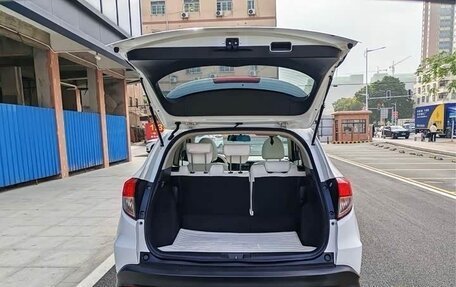 Honda Vezel, 2022 год, 1 360 000 рублей, 13 фотография