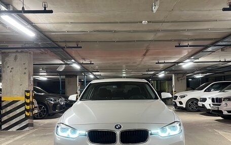 BMW 3 серия, 2016 год, 1 950 000 рублей, 3 фотография