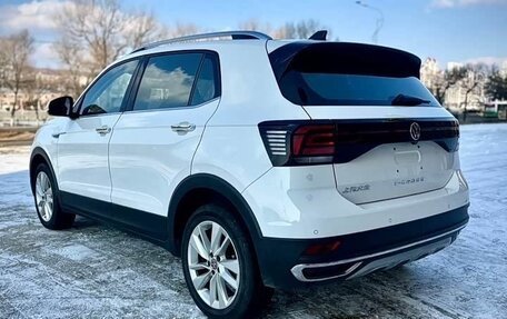 Volkswagen T-Cross I, 2022 год, 1 870 000 рублей, 4 фотография
