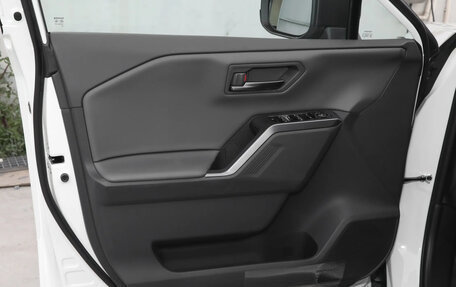 Toyota RAV4, 2025 год, 3 527 629 рублей, 24 фотография