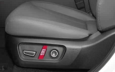 Toyota RAV4, 2025 год, 3 527 629 рублей, 23 фотография