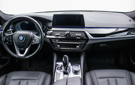 BMW 5 серия, 2017 год, 2 928 000 рублей, 13 фотография