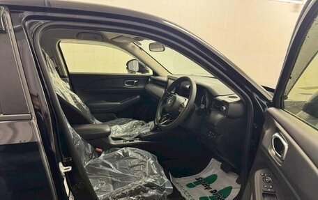 Honda Vezel, 2022 год, 1 990 000 рублей, 6 фотография