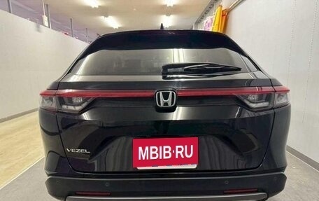 Honda Vezel, 2022 год, 1 990 000 рублей, 3 фотография