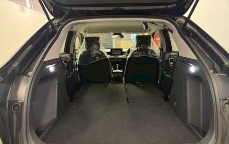 Honda Vezel, 2022 год, 1 990 000 рублей, 28 фотография