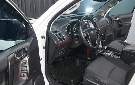 Toyota Land Cruiser Prado 150 рестайлинг 2, 2016 год, 3 499 000 рублей, 8 фотография