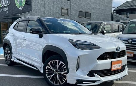 Toyota Yaris Cross, 2023 год, 1 680 000 рублей, 2 фотография